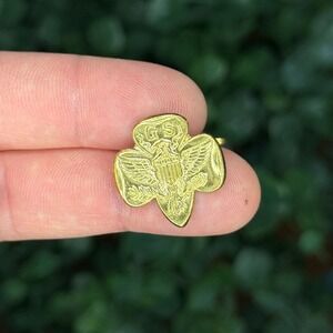 Vintage Girl Scouts Pin Gold Tone Trefoil Insignia Uniform Collectible